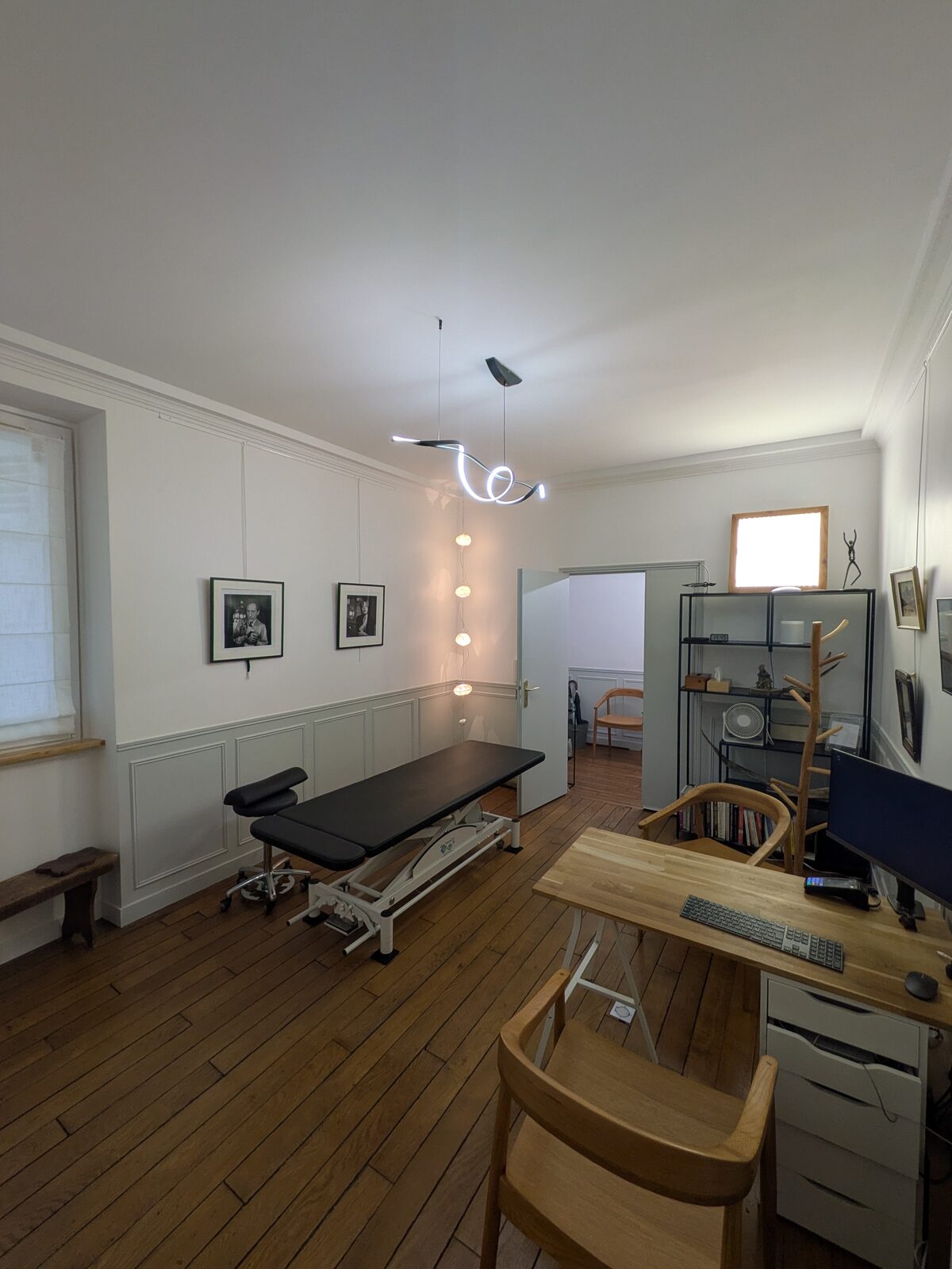 Salle de consultation du cabinet d'ostéopathie Emmanuel Lainé à Paris 6ème